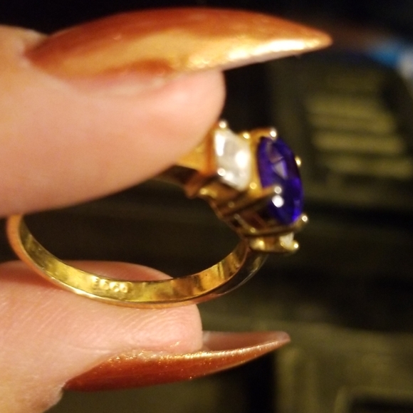 Stunning purple stone ring - Size 9 - Picture 6 of 8